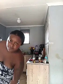 Snapshot of TheDoubleTrouble18xxx chatting on 12/16/25, 09:03 TheDoubleTrouble18xxx online show from 12/16/25, 09:03