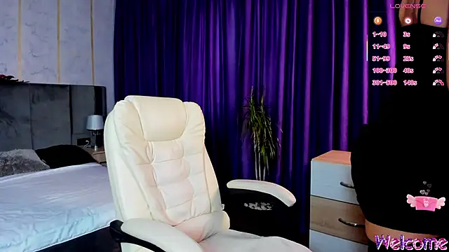 Snapshot of -KASANDRA- chatting on 10/07/25, 02:03 -KASANDRA- online show from 10/07/25, 02:03