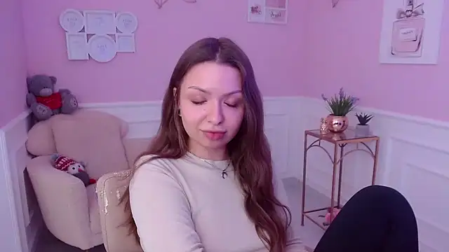 Snapshot of LucySkilar chatting on 01/26/25, 12:43 LucySkilar online show from 01/26/25, 12:43