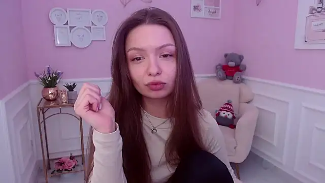 Snapshot of LucySkilar chatting on 02/11/25, 10:48 LucySkilar online show from 02/11/25, 10:48