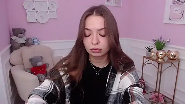 Snapshot of LucySkilar chatting on 09/14/25, 05:17 LucySkilar online show from 09/14/25, 05:17