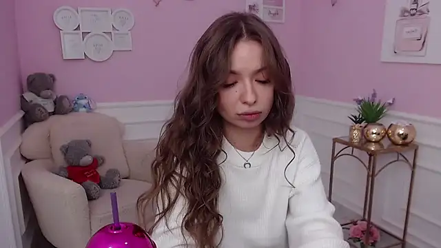 Snapshot of LucySkilar chatting on 10/12/25, 04:33 LucySkilar online show from 10/12/25, 04:33