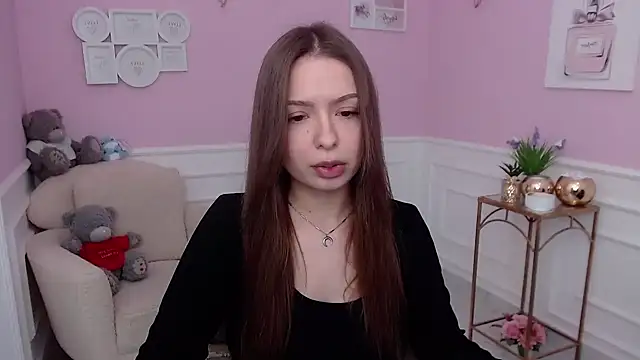 Snapshot of LucySkilar chatting on 11/13/25, 10:36 LucySkilar online show from 11/13/25, 10:36