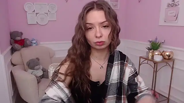 Snapshot of LucySkilar chatting on 12/01/25, 06:07 LucySkilar online show from 12/01/25, 06:07