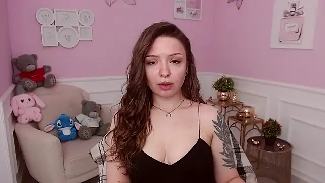 LucySkilar online show from 03/27/26, 05:13