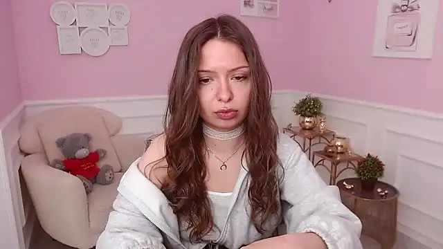 LucySkilar online show from 04/14/26, 04:18