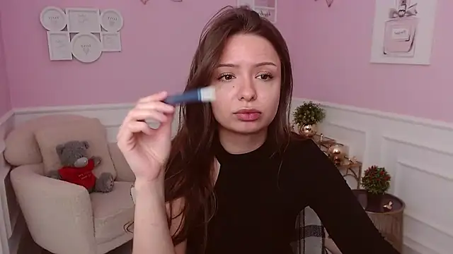 LucySkilar online show from 06/22/26, 04:20
