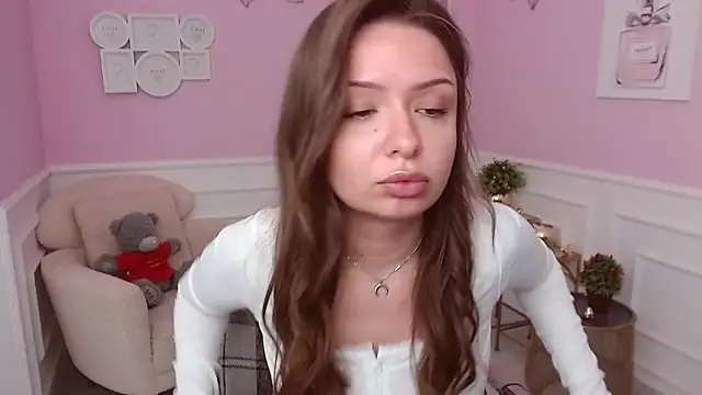 LucySkilar online show from 07/02/26, 04:29