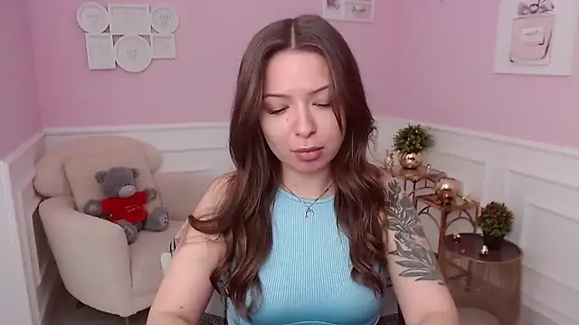 LucySkilar online show from 07/09/26, 04:16