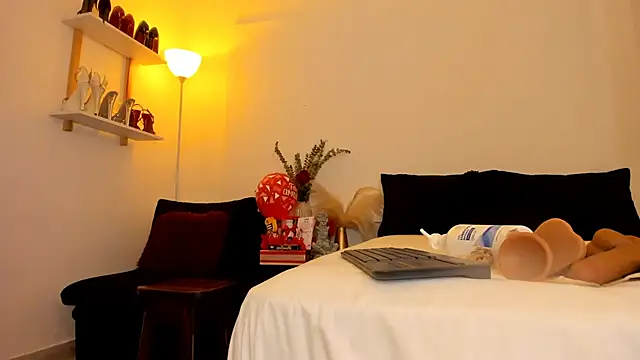 leslie k online show from 02/13/25, 04:43