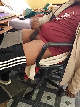 Brown Munda047 online show from 12/21/25, 06:42