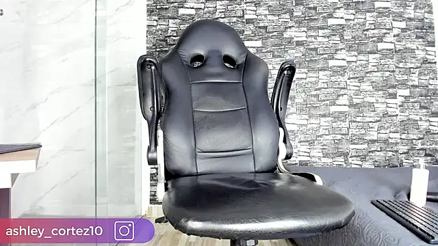 ashley crotez online show from 03/17/25, 03:36