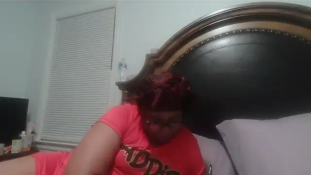 ebonyred online show from 02/18/26, 02:40