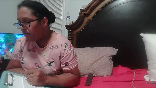 ebonyred online show from 04/07/26, 12:22