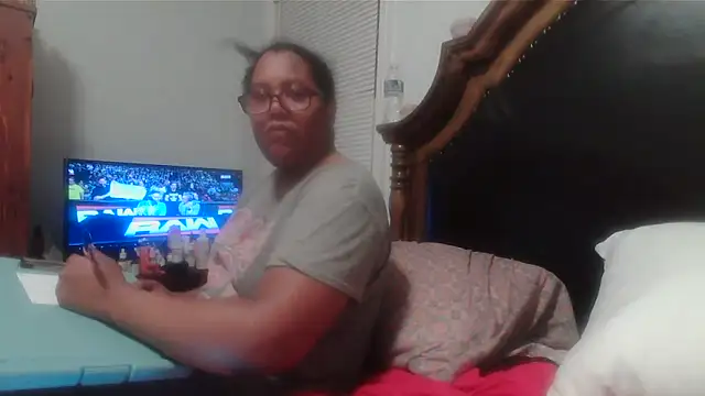 ebonyred online show from 04/14/26, 01:33