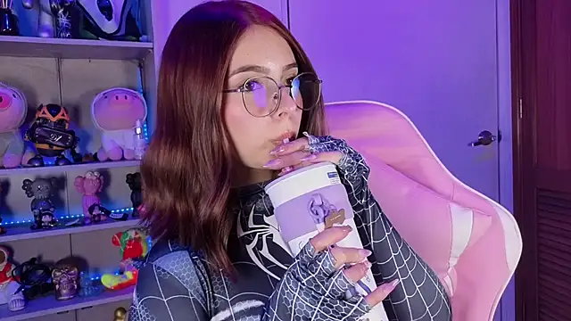 EmilyMiller  online show from 11/01/25, 09:17