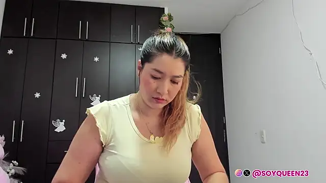 Soyqueen online show from 09/10/25, 04:56