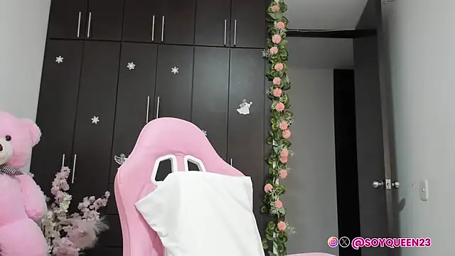 Soyqueen online show from 09/21/25, 04:03