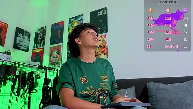 Snapshot of GaelOconner chatting on 10/22/25, 03:18 GaelOconner online show from 10/22/25, 03:18