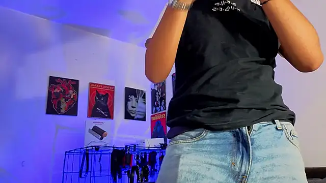 Snapshot of GaelOconner chatting on 10/23/25, 02:33 GaelOconner online show from 10/23/25, 02:33