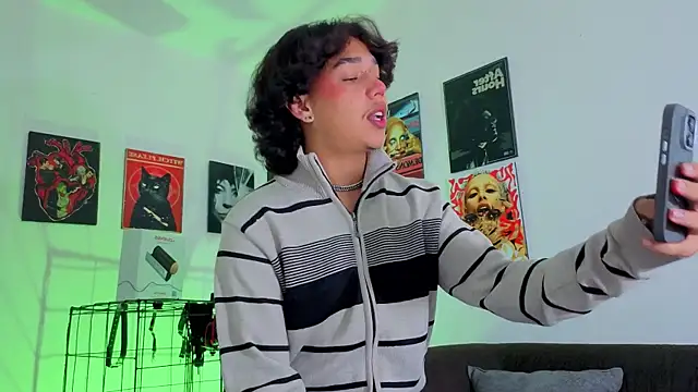 Snapshot of GaelOconner chatting on 10/25/25, 12:51 GaelOconner online show from 10/25/25, 12:51