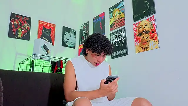 Snapshot of GaelOconner chatting on 10/28/25, 11:29 GaelOconner online show from 10/28/25, 11:29