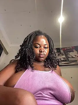 Snapshot of Honeycoco0211 chatting on 02/26/25, 04:47 Honeycoco0211 online show from 02/26/25, 04:47