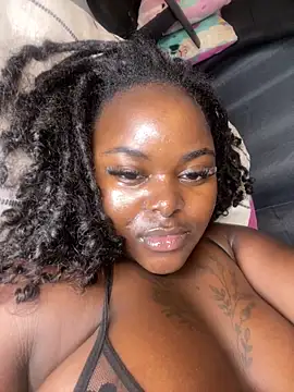 Snapshot of Honeycoco0211 chatting on 02/27/25, 11:41 Honeycoco0211 online show from 02/27/25, 11:41