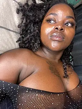 Snapshot of Honeycoco0211 chatting on 03/08/25, 05:49 Honeycoco0211 online show from 03/08/25, 05:49