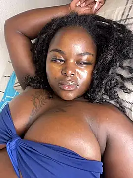 Snapshot of Honeycoco0211 chatting on 03/13/25, 04:49 Honeycoco0211 online show from 03/13/25, 04:49