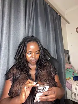 Snapshot of Honeycoco0211 chatting on 03/18/25, 04:26 Honeycoco0211 online show from 03/18/25, 04:26