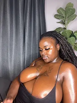 Snapshot of Honeycoco0211 chatting on 09/08/25, 06:18 Honeycoco0211 online show from 09/08/25, 06:18