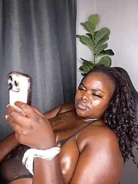 Snapshot of Honeycoco0211 chatting on 10/03/25, 08:06 Honeycoco0211 online show from 10/03/25, 08:06