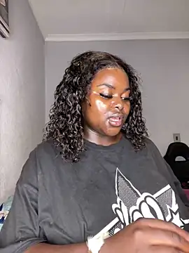 Snapshot of Honeycoco0211 chatting on 11/27/25, 08:33 Honeycoco0211 online show from 11/27/25, 08:33