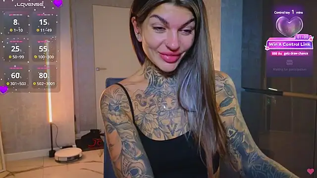 Snapshot of tattooedBabyy chatting on 02/10/25, 05:41 tattooedBabyy online show from 02/10/25, 05:41