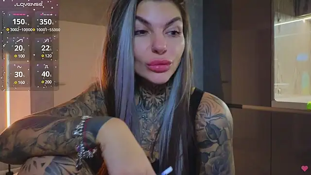Snapshot of tattooedBabyy chatting on 02/18/25, 07:52 tattooedBabyy online show from 02/18/25, 07:52