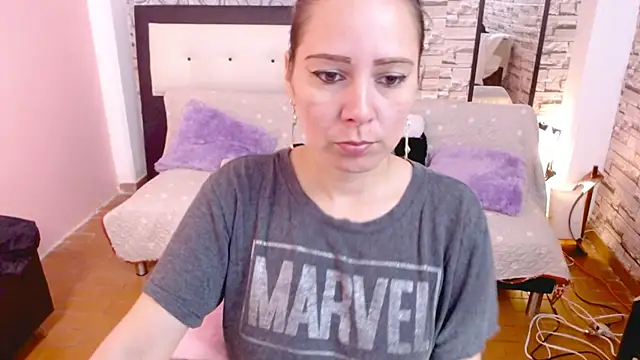 camila delarosa online show from 03/15/26, 12:22