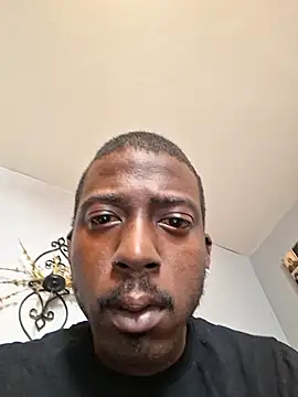 chocolatemeatstick25 online show from 04/30/26, 05:08