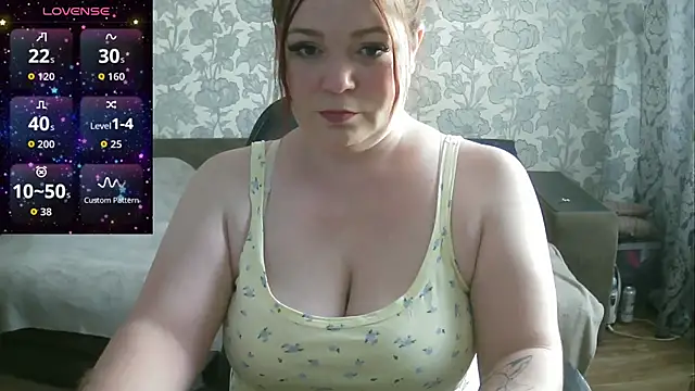 Snapshot of Sabrina_Poison chatting on 10/02/25, 06:42 Sabrina Poison online show from 10/02/25, 06:42