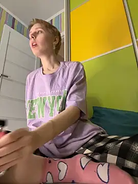 Crayzy Luv online show from 03/19/25, 09:48