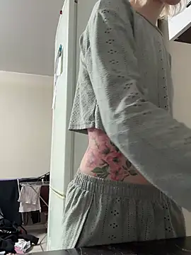 Crayzy Luv online show from 02/16/26, 04:58