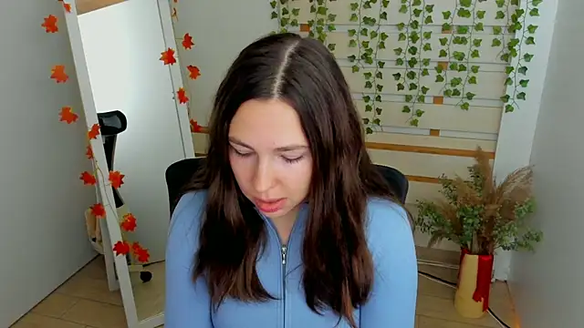 Lexy flower online show from 10/13/25, 01:00