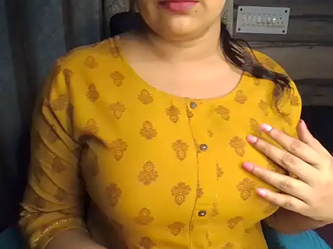 Snapshot of Trezza chatting on 11/01/25, 01:40 Trezza online show from 11/01/25, 01:40