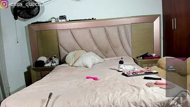 Venus queenn online show from 07/15/26, 06:18
