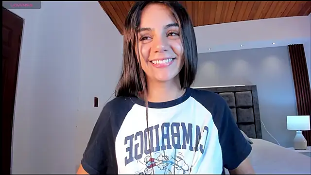Snapshot of martina_mancini chatting on 02/21/25, 04:16 martina mancini online show from 02/21/25, 04:16