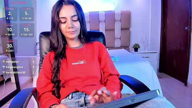 Snapshot of martina_mancini chatting on 03/17/25, 02:56 martina mancini online show from 03/17/25, 02:56