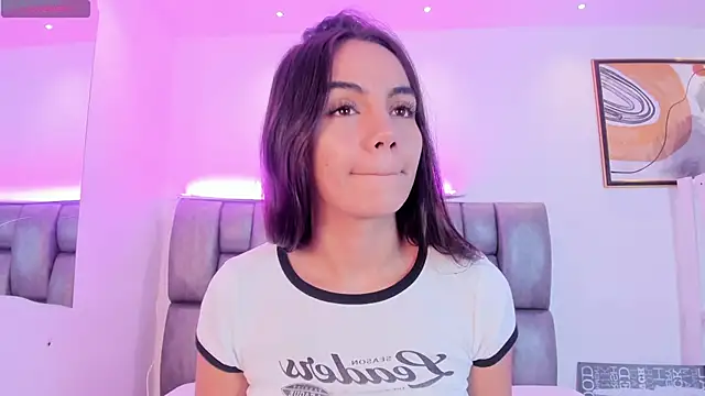 Snapshot of martina_mancini chatting on 09/18/25, 12:51 martina mancini online show from 09/18/25, 12:51