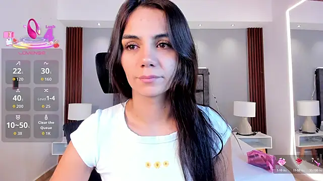 Snapshot of martina_mancini chatting on 10/19/25, 12:39 martina mancini online show from 10/19/25, 12:39
