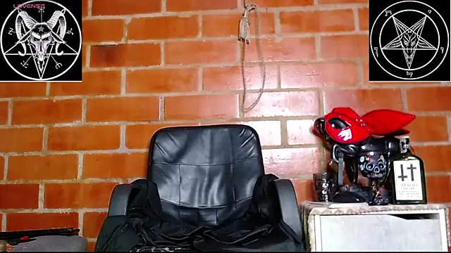 Snapshot of Domina_Lilith chatting on 01/15/25, 06:43 Domina Lilith online show from 01/15/25, 06:43