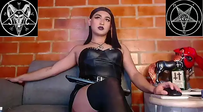 Snapshot of Domina_Lilith chatting on 03/11/25, 03:12 Domina Lilith online show from 03/11/25, 03:12